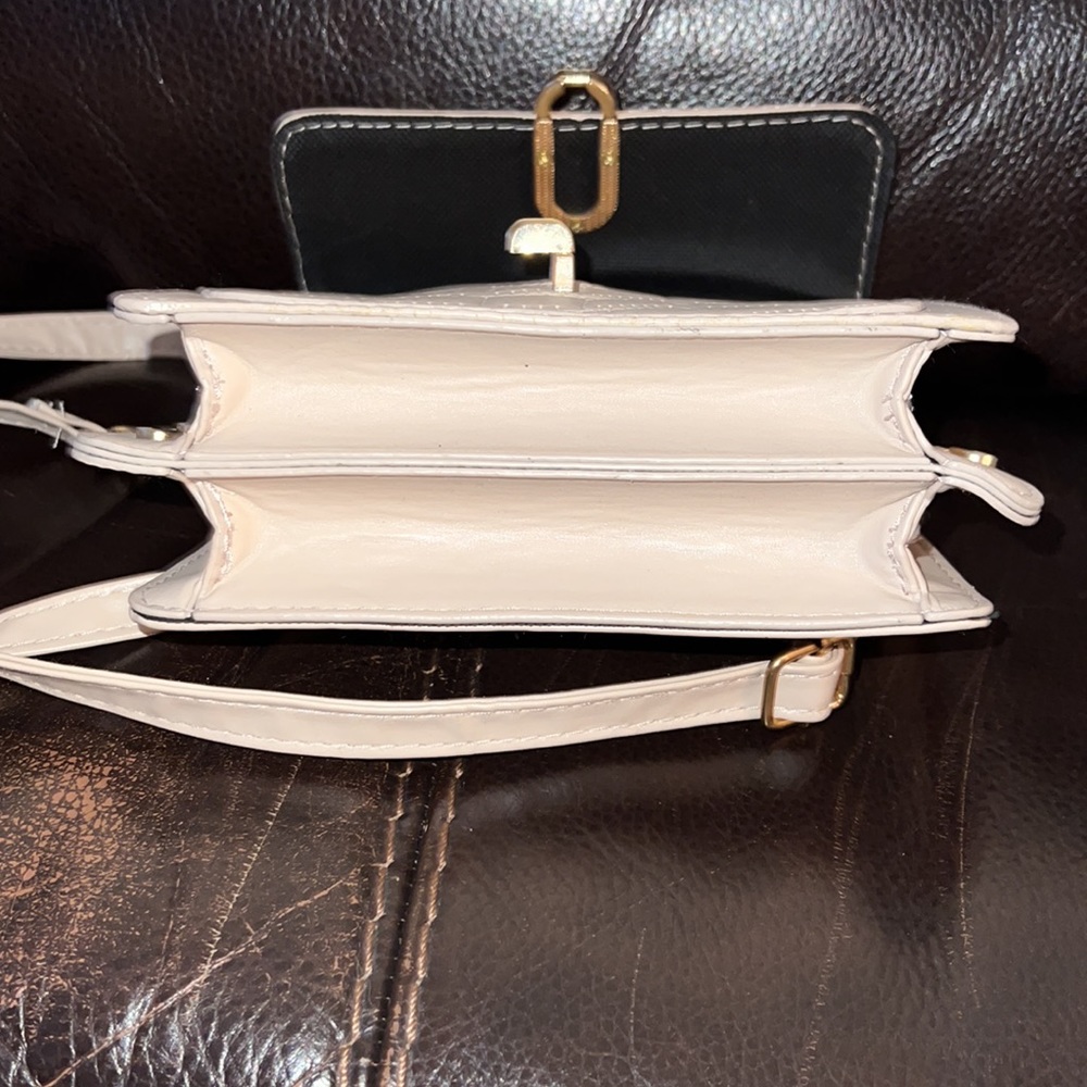 Cute blush pink purse - Picture 5 of 5